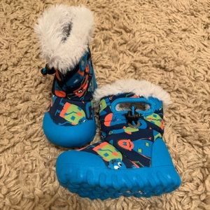 New/never worn Bogs size 4 toddler boots